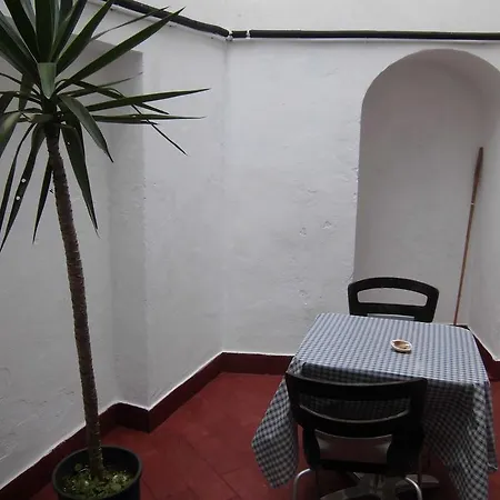 The White Butterfly Hostel Λάγος