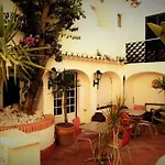 Hostel The White Butterfly *