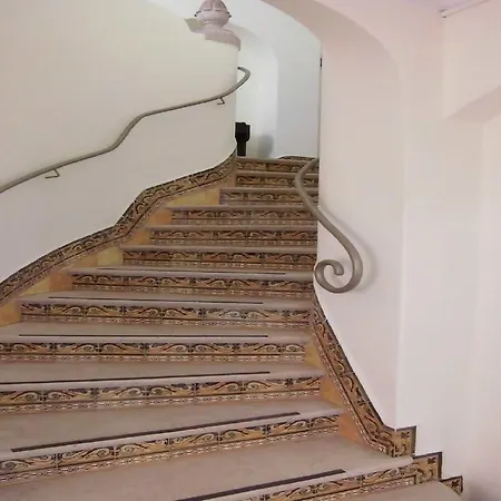 Хостел The White Butterfly *