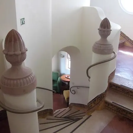 The White Butterfly אכסניה לאגוּ‏ש